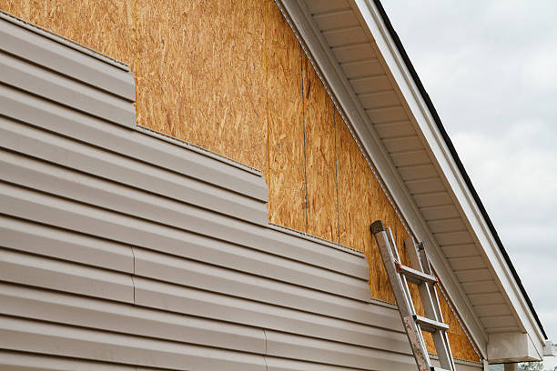 Professional Fiber Cement Siding technician working in Stony Creek, VA